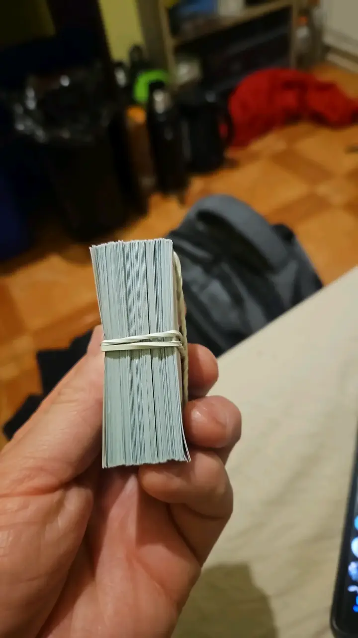Lote de 100 cartas Panini Mundial 2022 - 2