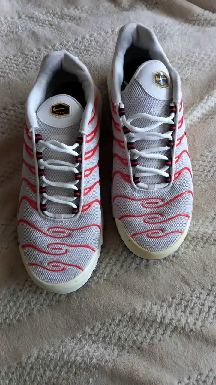 Zapatillas deportivas Nike Air blancas y rojas - 1
