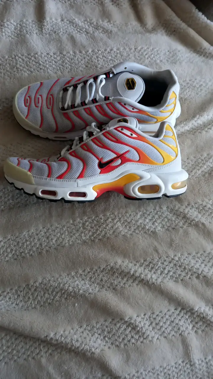 Zapatillas deportivas Nike Air blancas y rojas - 2