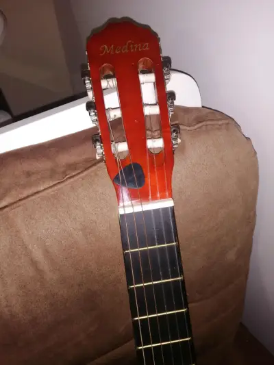 Charango con funda y correa , guitarra con funda - miniatura 4