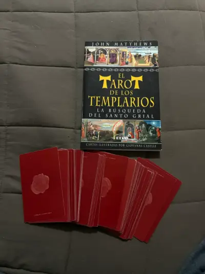 Tarot de los Templarios con cartas ilustradas - miniatura 1