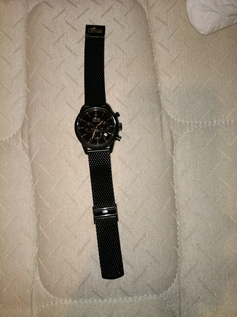 Reloj Lotus cronógrafo negro elegante