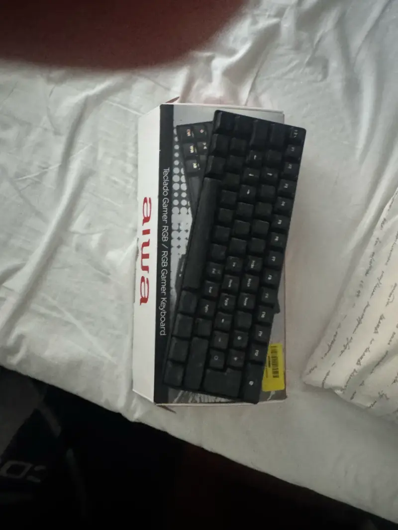Teclado Gamer RGB Aiwa compacto - 1
