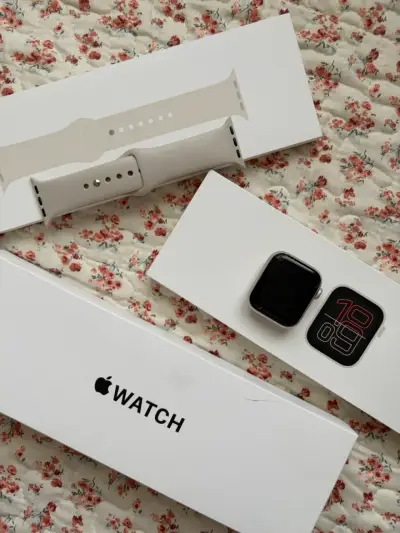 Apple Watch SE con pantalla dañada - miniatura 1