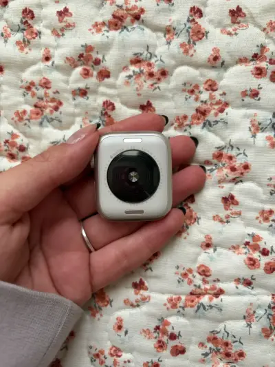 Apple Watch SE con pantalla dañada - miniatura 3