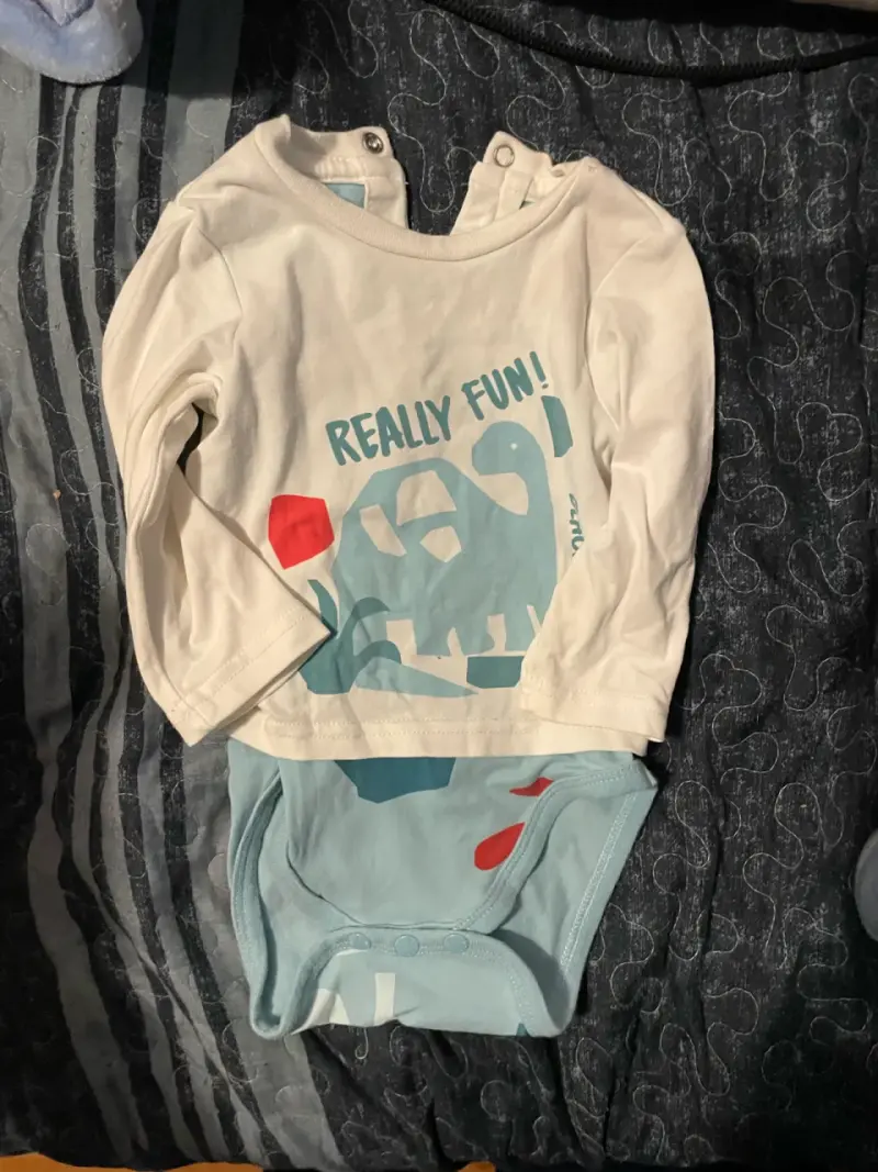 Conjunto de ropa para bebé con diseños divertidos - 1