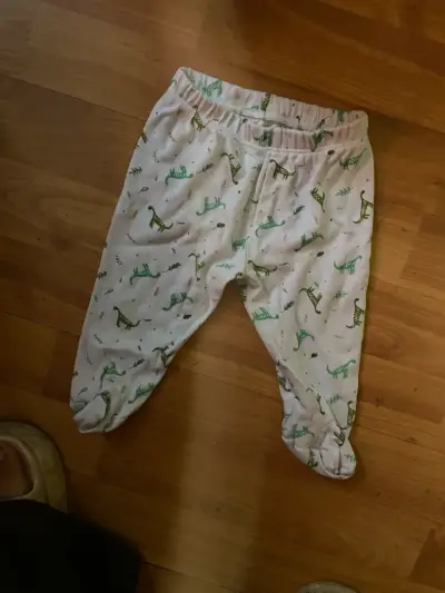 Conjunto de pijamas para bebé con estampados divertidos - miniatura 2