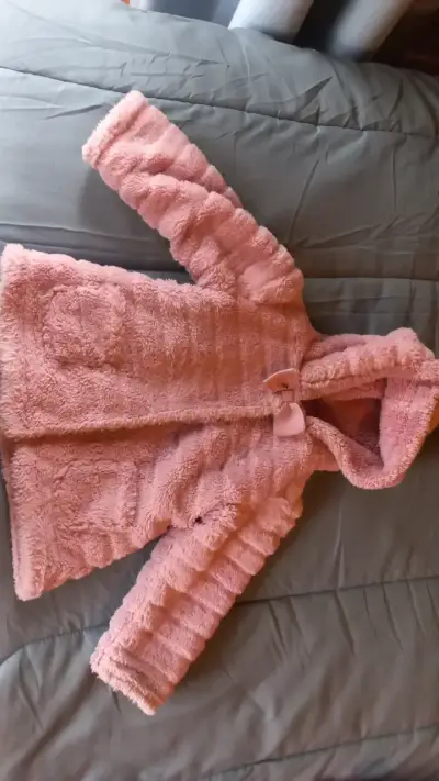 Abrigo de peluche rosado para niña - miniatura 1