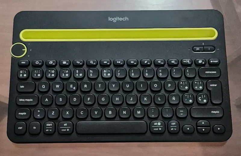 Teclado inalámbrico Logitech con soporte para