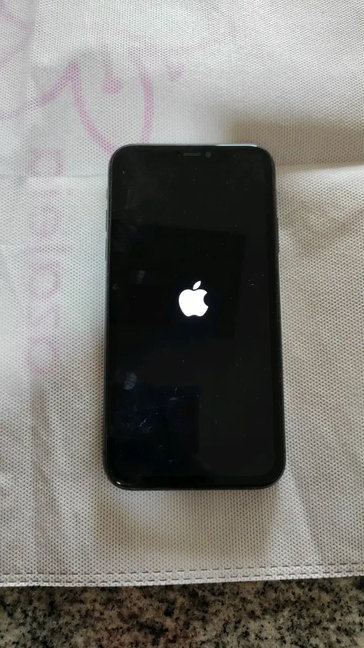 iPhone con carcasa purpurina morada - 5