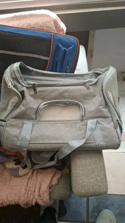 Bolso transportador para mascotas gris - miniatura 1