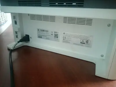 Impresora multifuncional HP Laser MFP 137fnw - miniatura 4