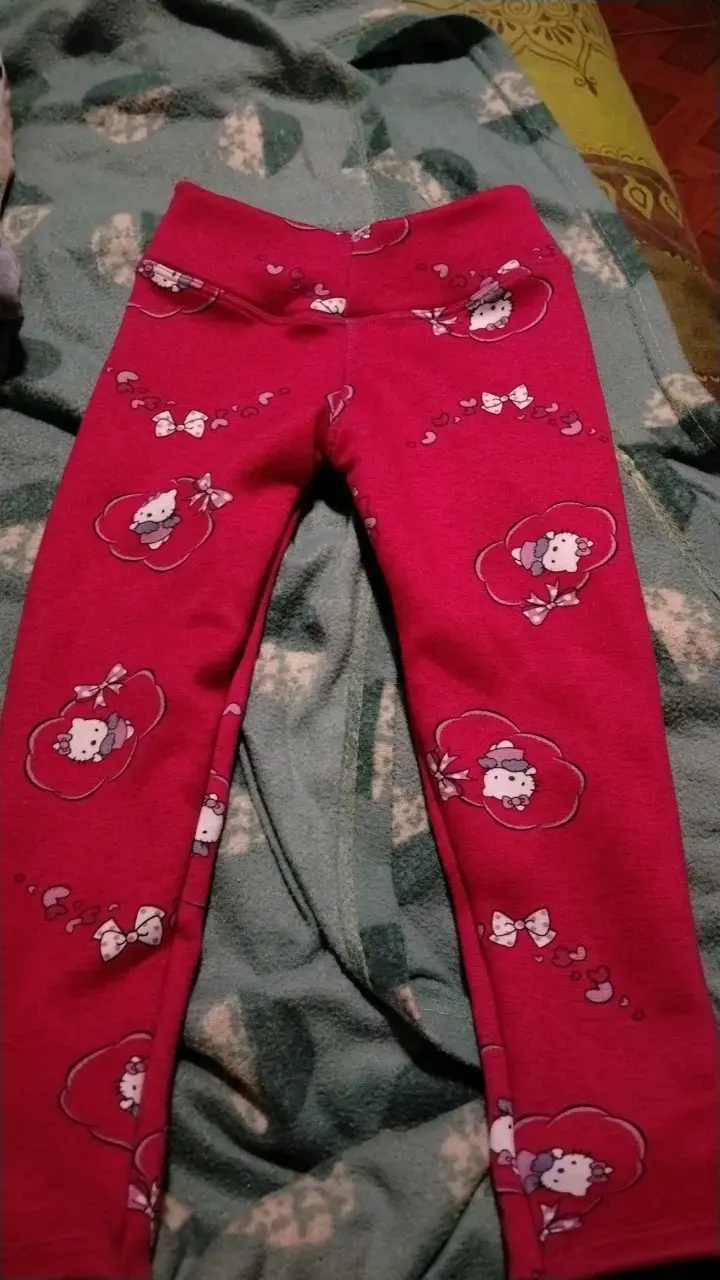 Leggings infantiles rojos con diseño de Hello Kitty - 1