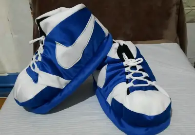 Pantuflas deportivas estilo zapatillas  varios co - miniatura 1