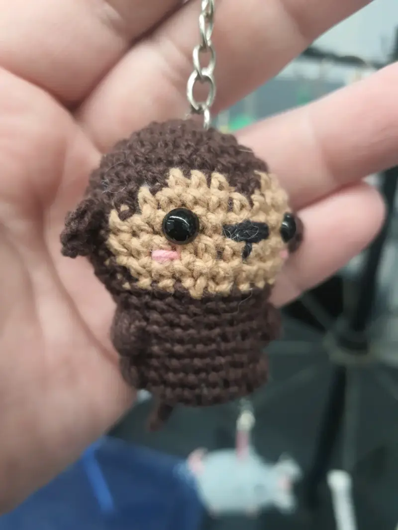 Llavero amigurumi de chango tejido a mano - 3
