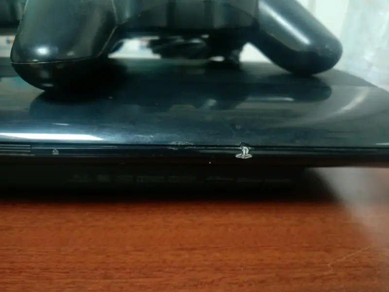 Consola PlayStation 3 con dos controles - 2