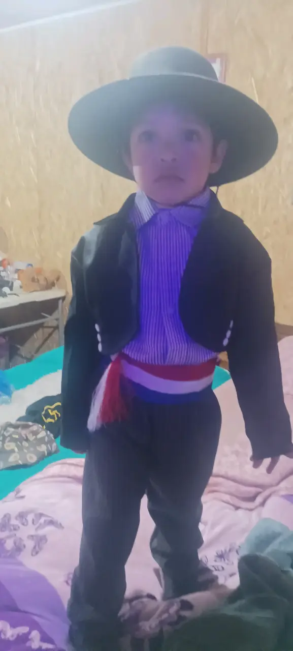 Traje de huaso para niño con sombrero - 2