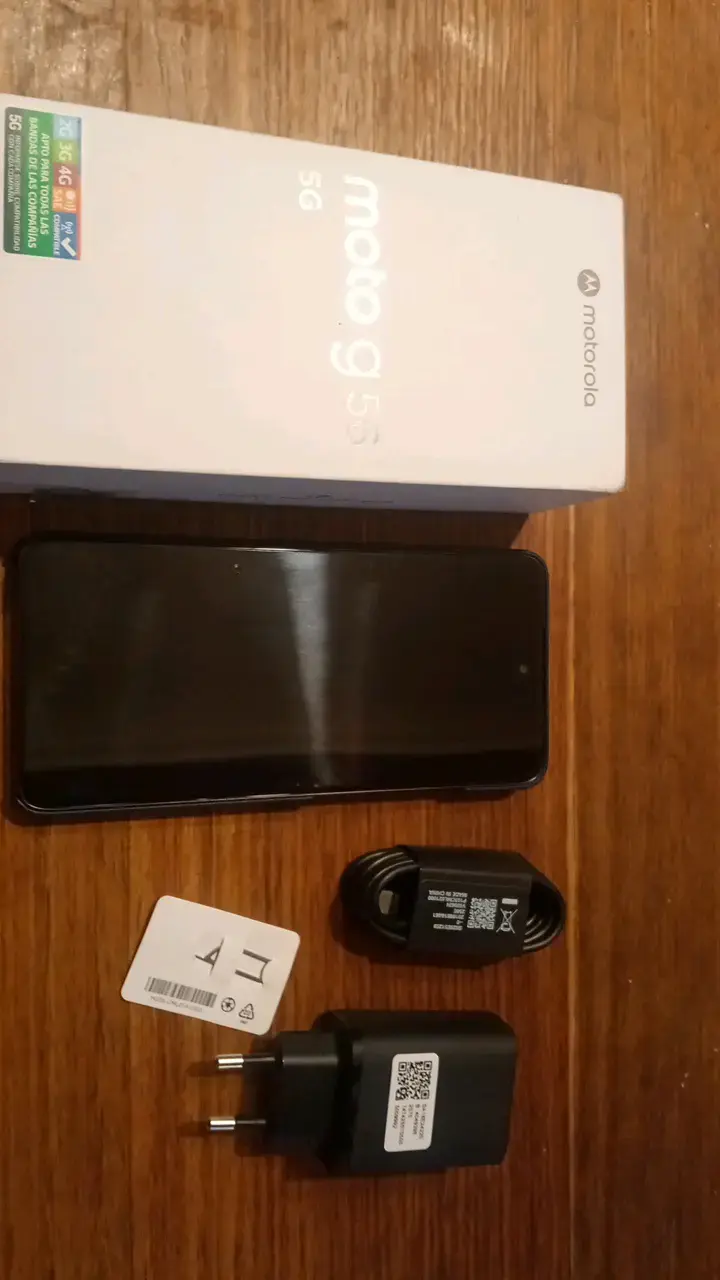 Smartphone Motorola Moto G 5G con cargador