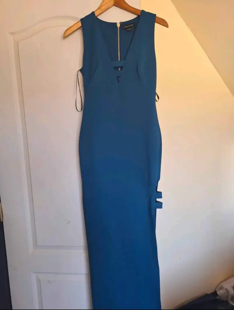 Vestido azul sin mangas con cremallera