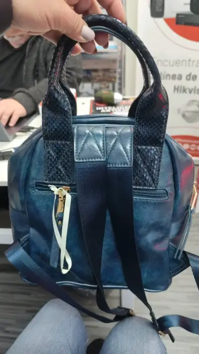 Mochila azul secret  con diseño de escamas - miniatura 2