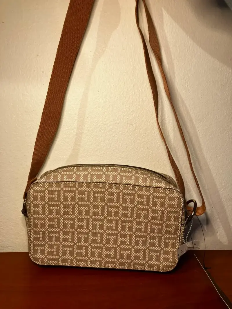 Cartera Tommy Hilfiger Crossbody Monogram - 3