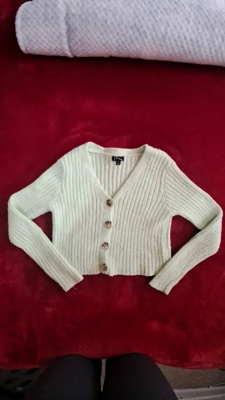 Cardigan de punto beige con botones - 1
