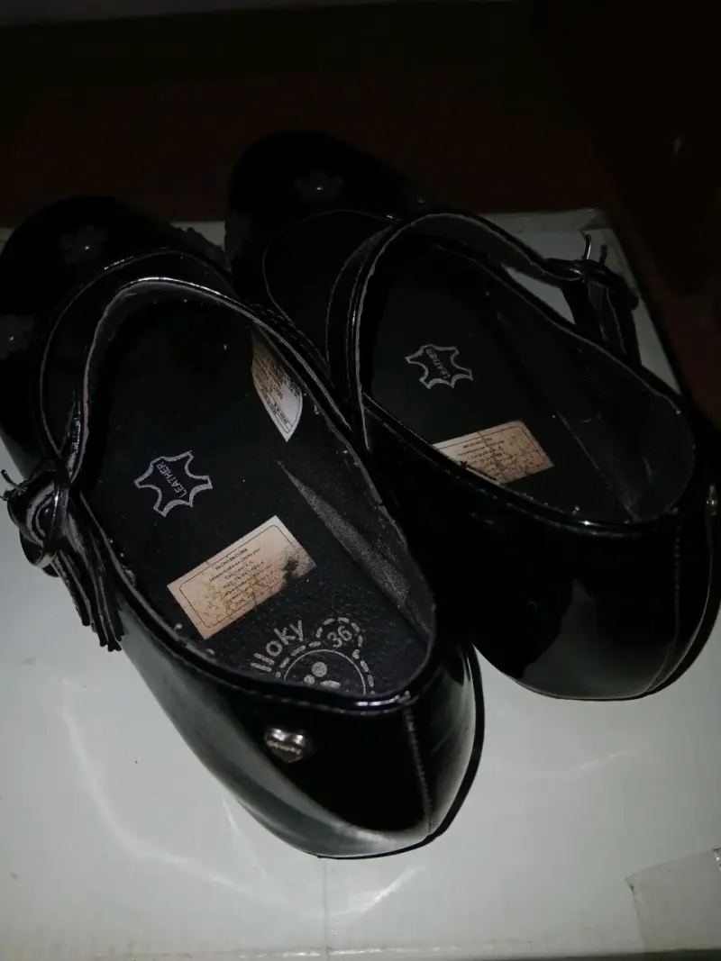Zapatos de cuero negros para niña con flores - 2