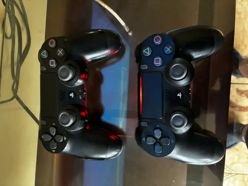 Consola PS4 slim 1tb 2 mandos 3 juegos - 2