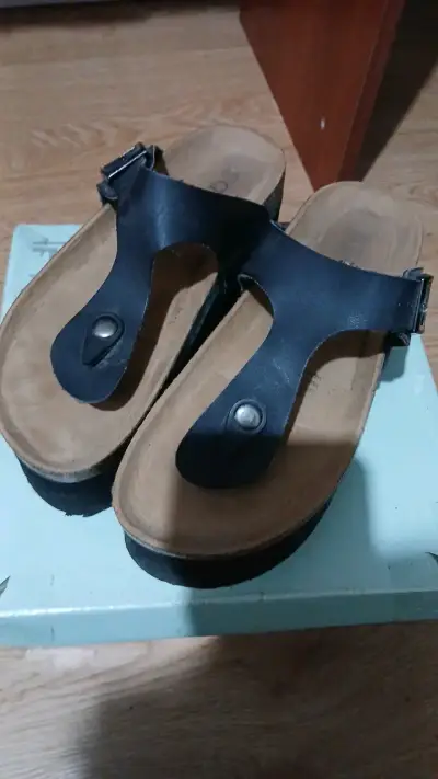 Sandalias de cuero negro con plataforma - miniatura 1
