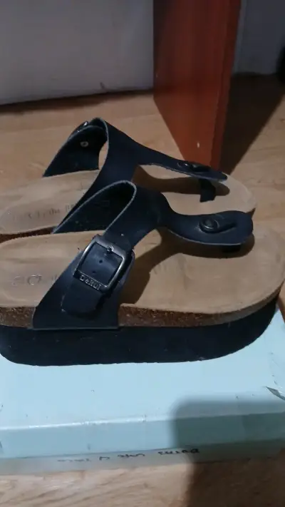 Sandalias de cuero negro con plataforma - miniatura 3