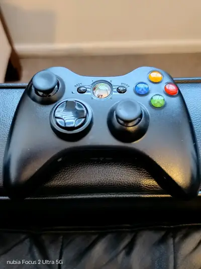 Control Xbox 360 con Kinect y juegos incluidos - miniatura 1