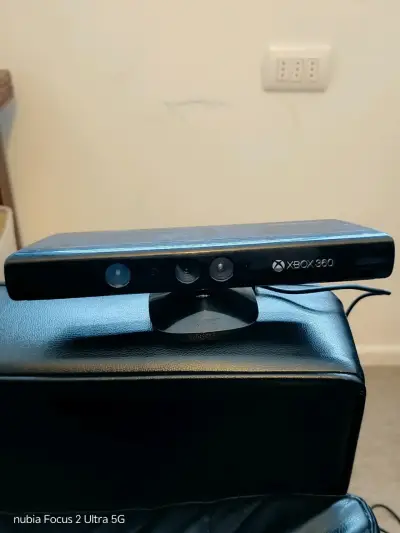 Control Xbox 360 con Kinect y juegos incluidos - miniatura 2