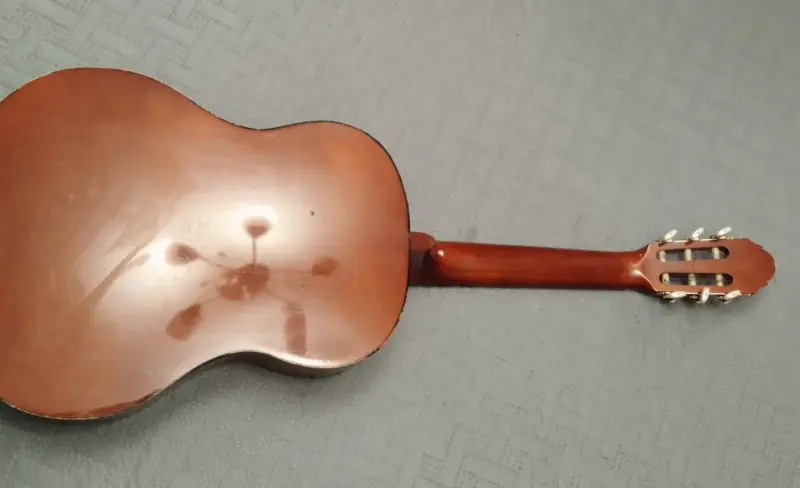 Guitarra clásica de madera en buen estado - 2