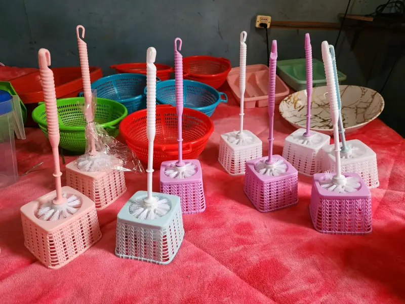 Set de escobillas para baño y articulos de casa