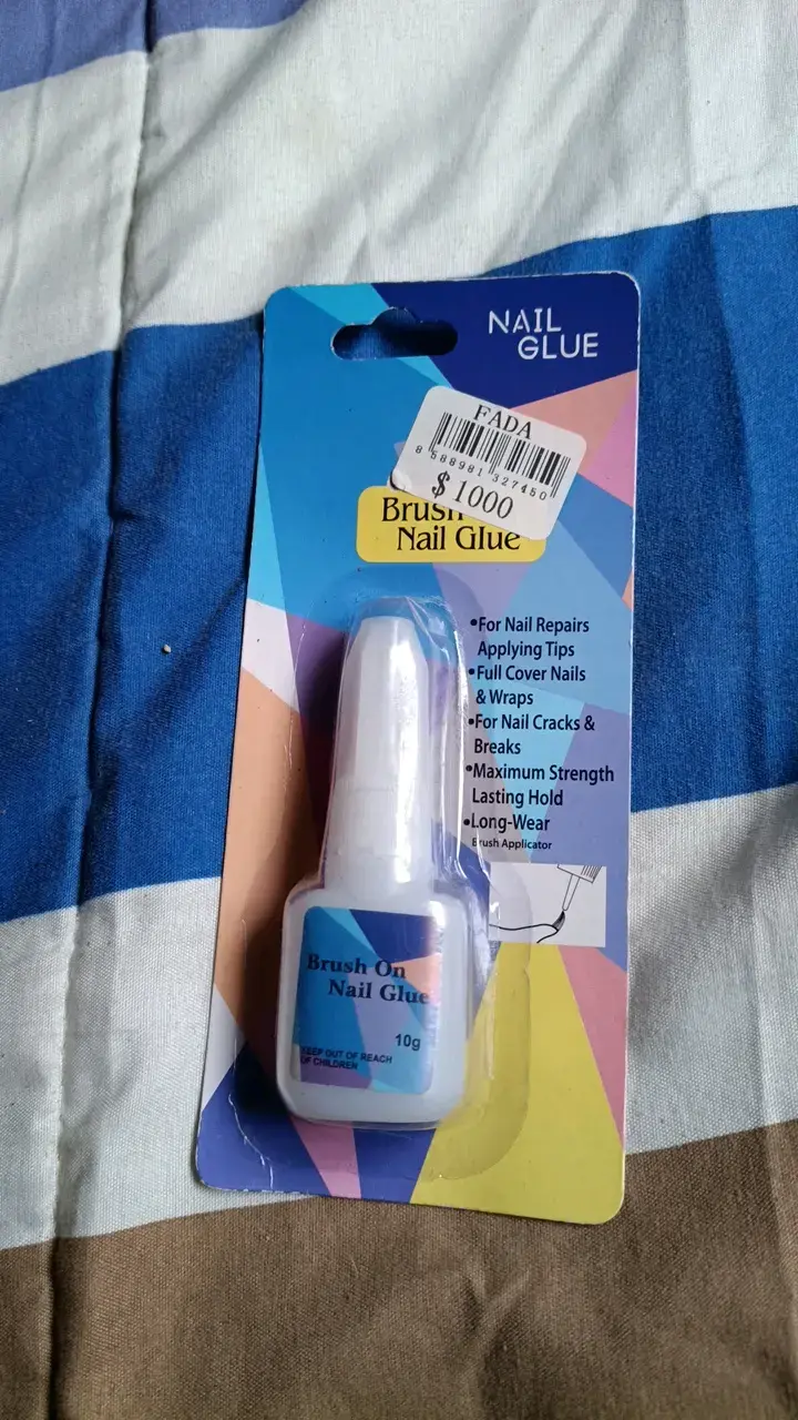 Pegamento para uñas con pincel 10g