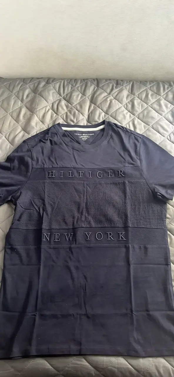 Polera Tommy Hilfiger azul marino para hombre - 1