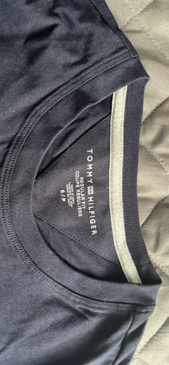 Polera Tommy Hilfiger azul marino para hombre - 2