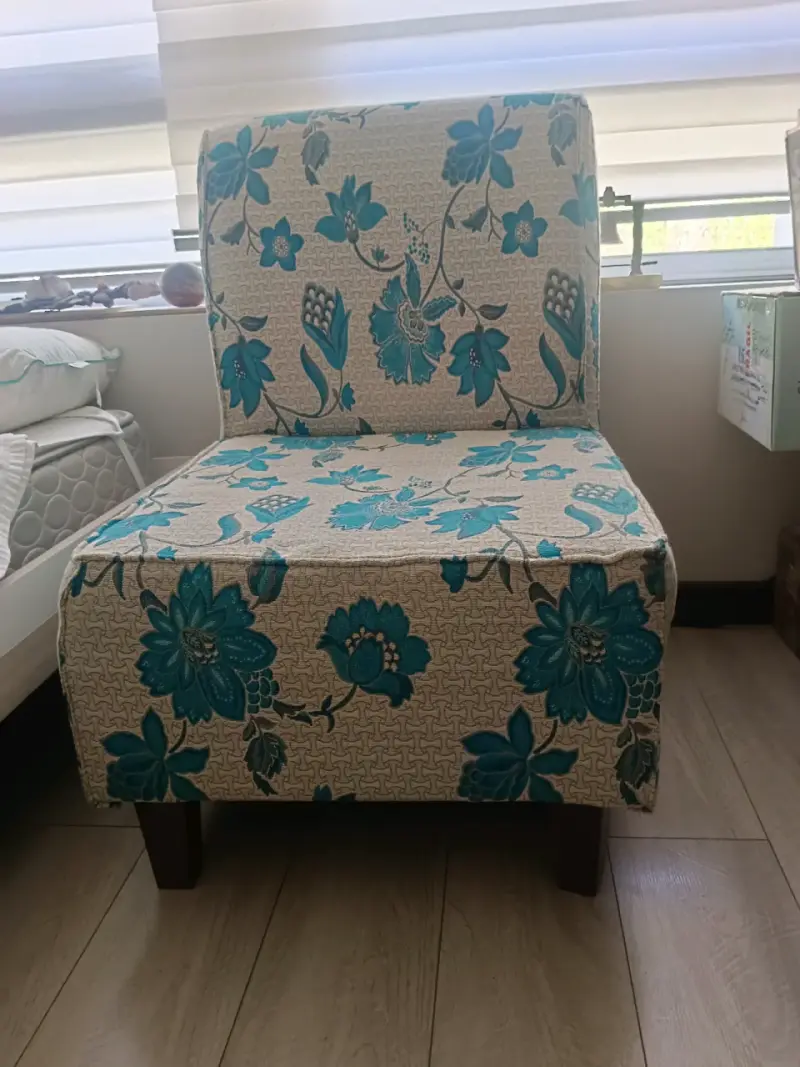 Sillón individual con diseño floral azul - 1