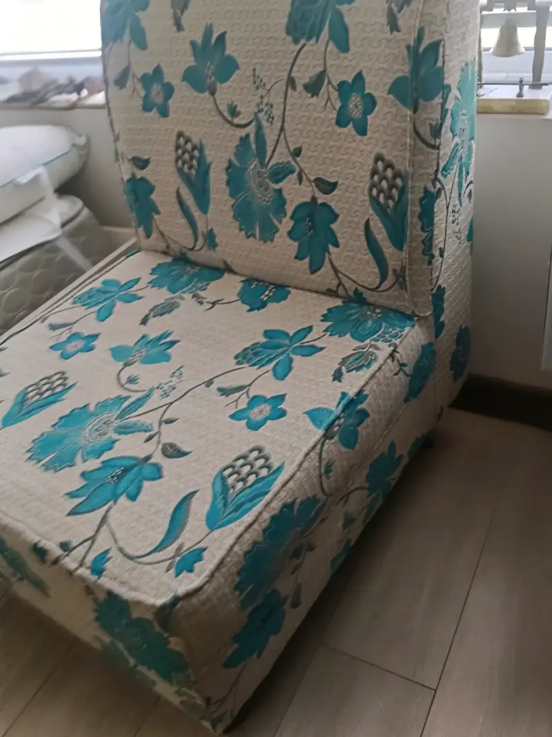 Sillón individual con diseño floral azul - 4