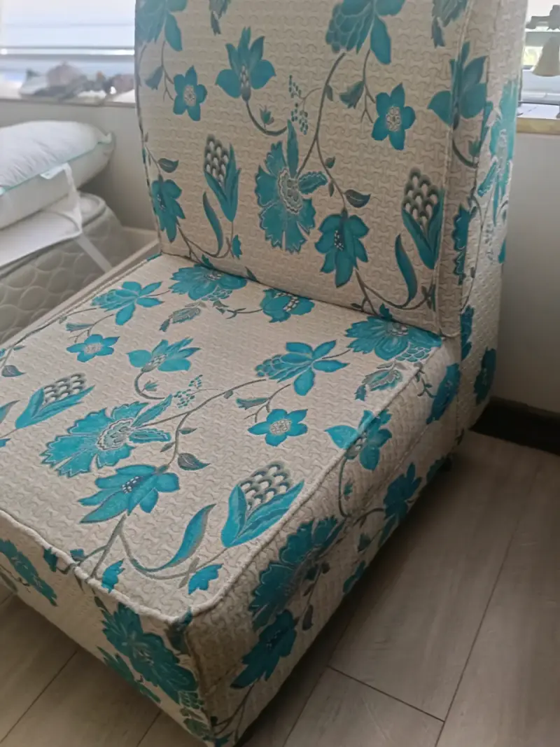 Sillón individual con diseño floral azul - 6