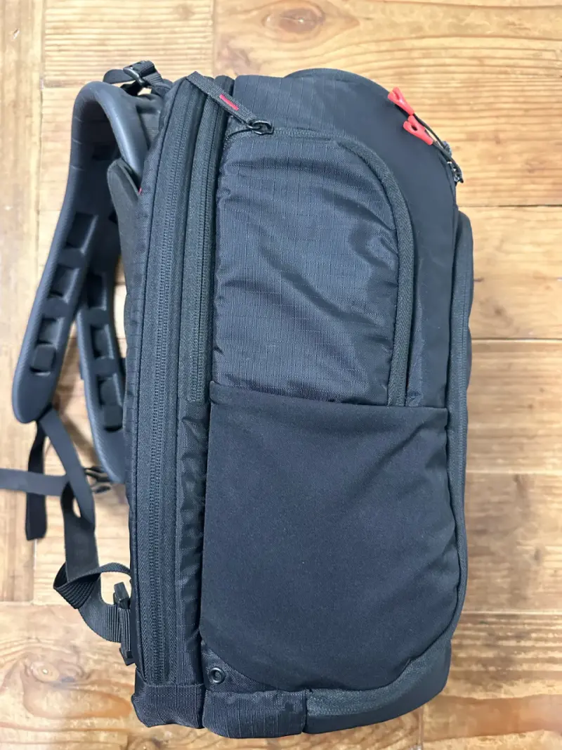 Mochila para cámara Manfrotto negra con compartimentos - 2