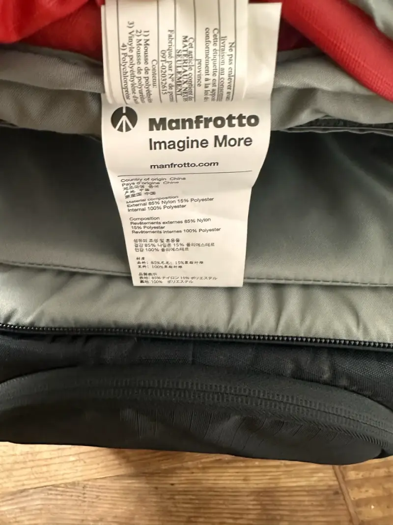 Mochila para cámara Manfrotto negra con compartimentos - 3