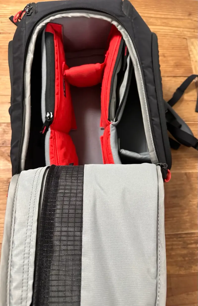 Mochila para cámara Manfrotto negra con compartimentos - 5