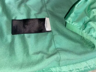 Cortavientos Verde con forro Marmot con Capucha - miniatura 3