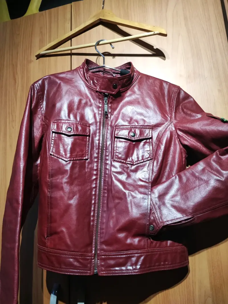 Chaqueta de cuero sintético roja para mujer - 1
