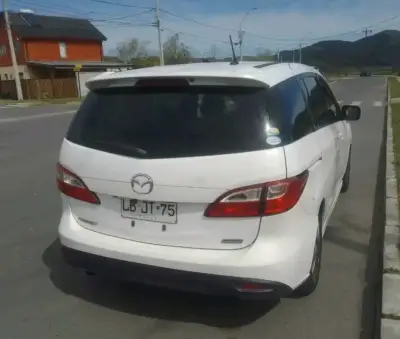 Mazda Premacy 2014 en buen estado - miniatura 2