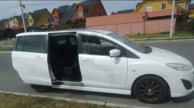 Mazda Premacy 2014 en buen estado - miniatura 3