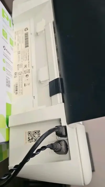 Impresora multifuncional HP DeskJet 1015 blanca - miniatura 5
