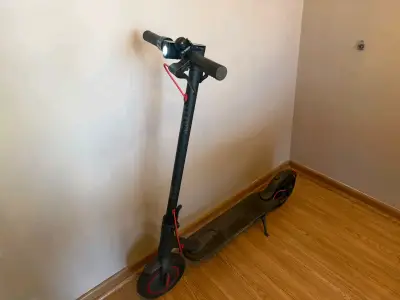 Scooter eléctrico Xiaomi M365 Pro - miniatura 1
