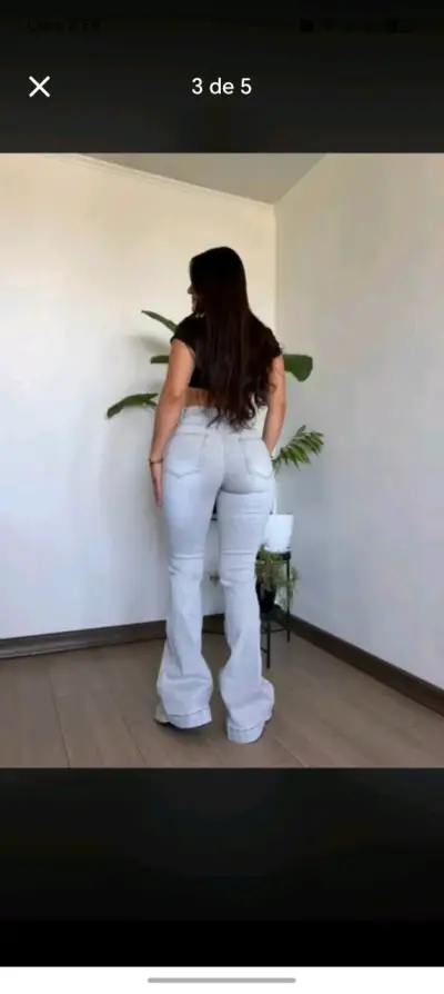 Pantalones negros acampanados para mujer - miniatura 3
